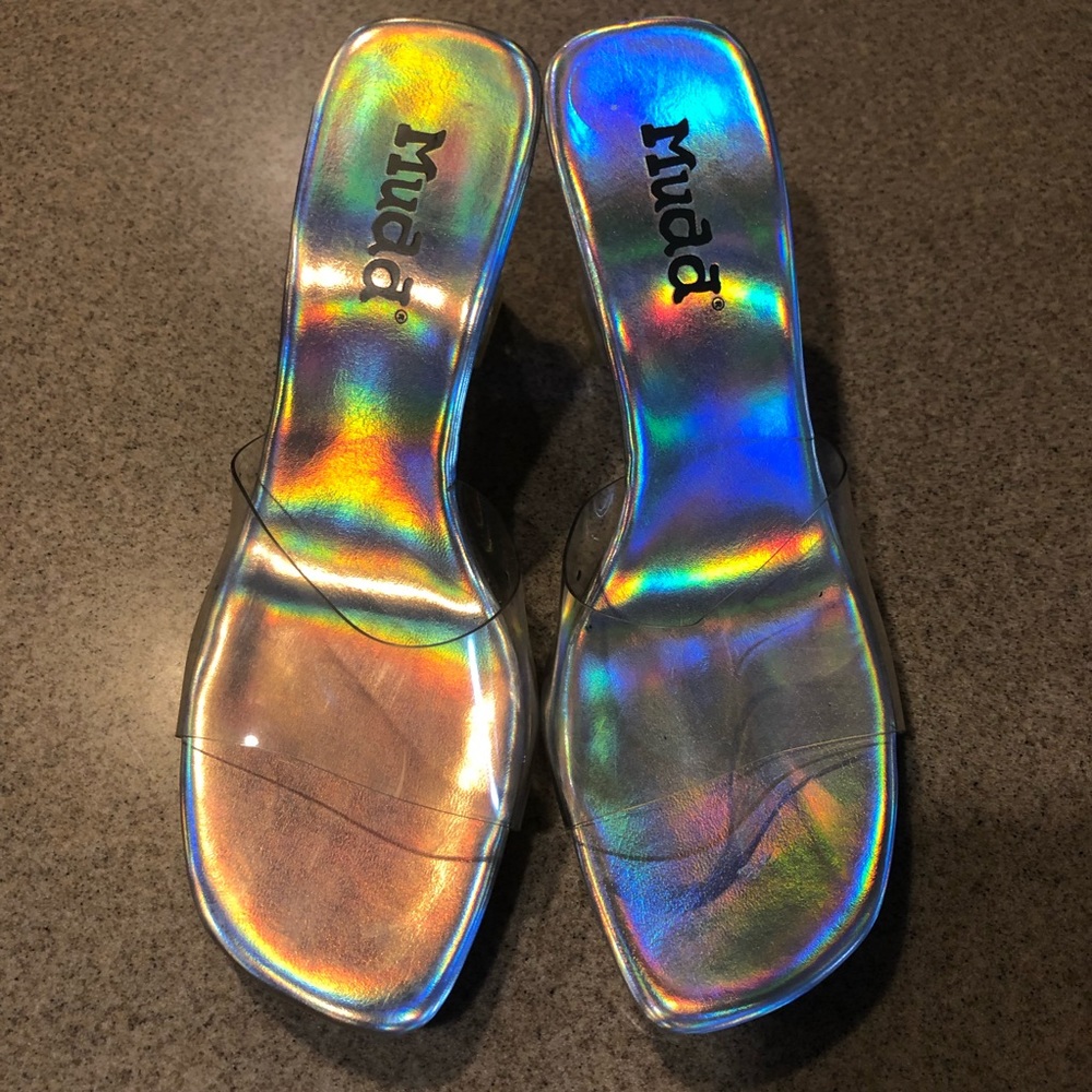 Clear plastic wedges.